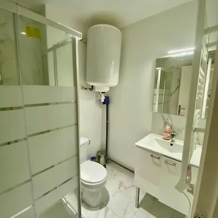 Apartment Chaleureux 1 *